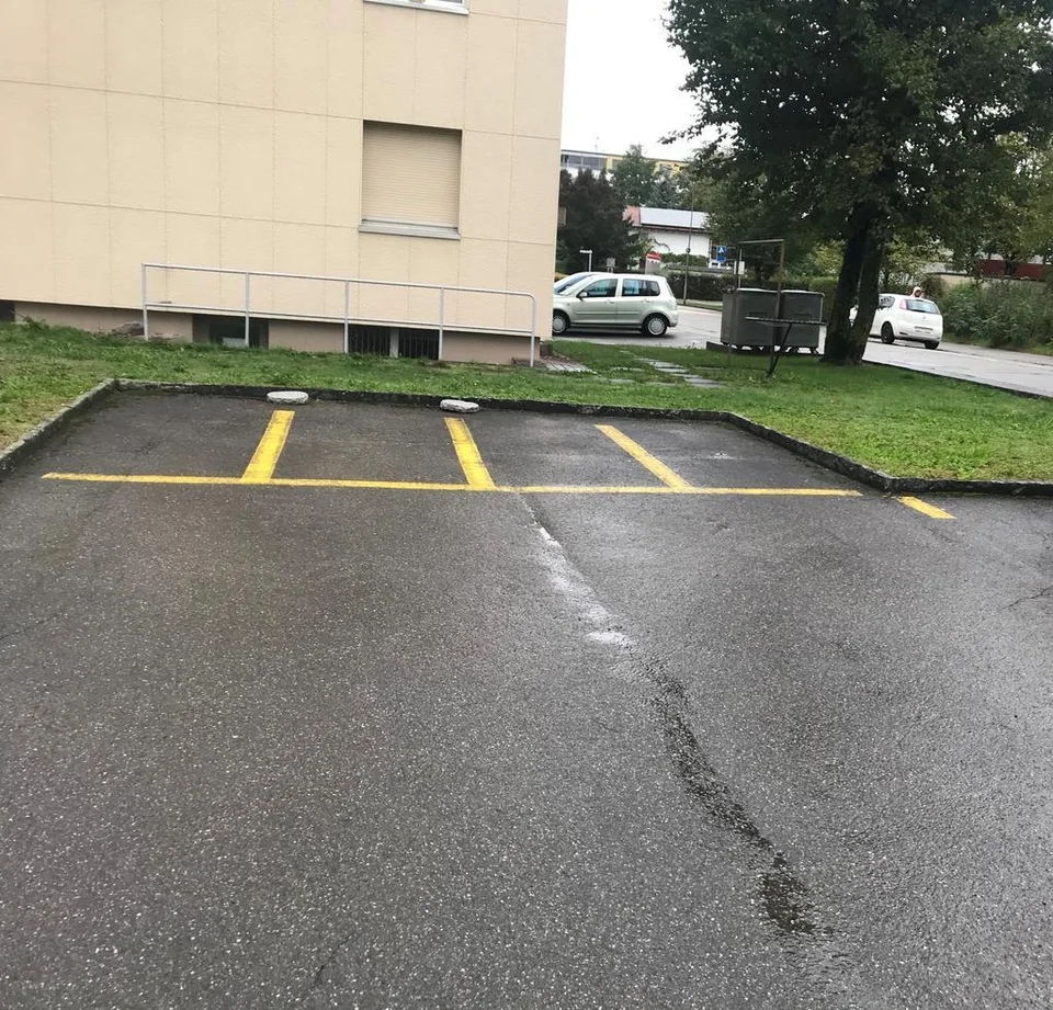 Motorradplatz zu vermieten