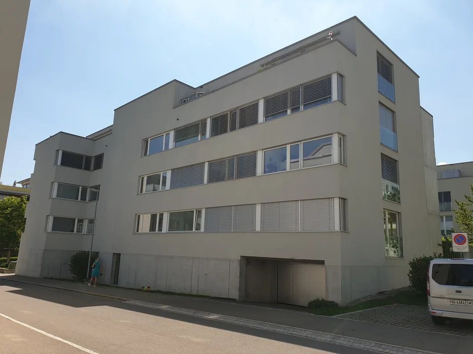 Tiefgaragenparkplatz zu vermieten im Westen