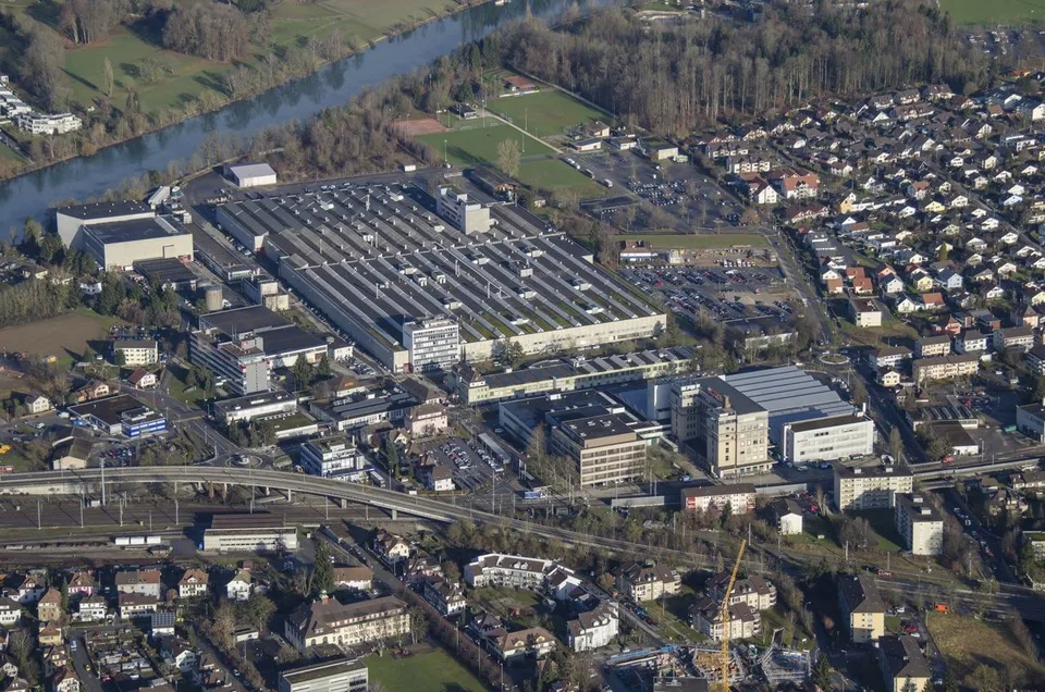 Bürofläche von 135 bis 1500 m2 ausgebaut - auf dem Riverside-Areal ...