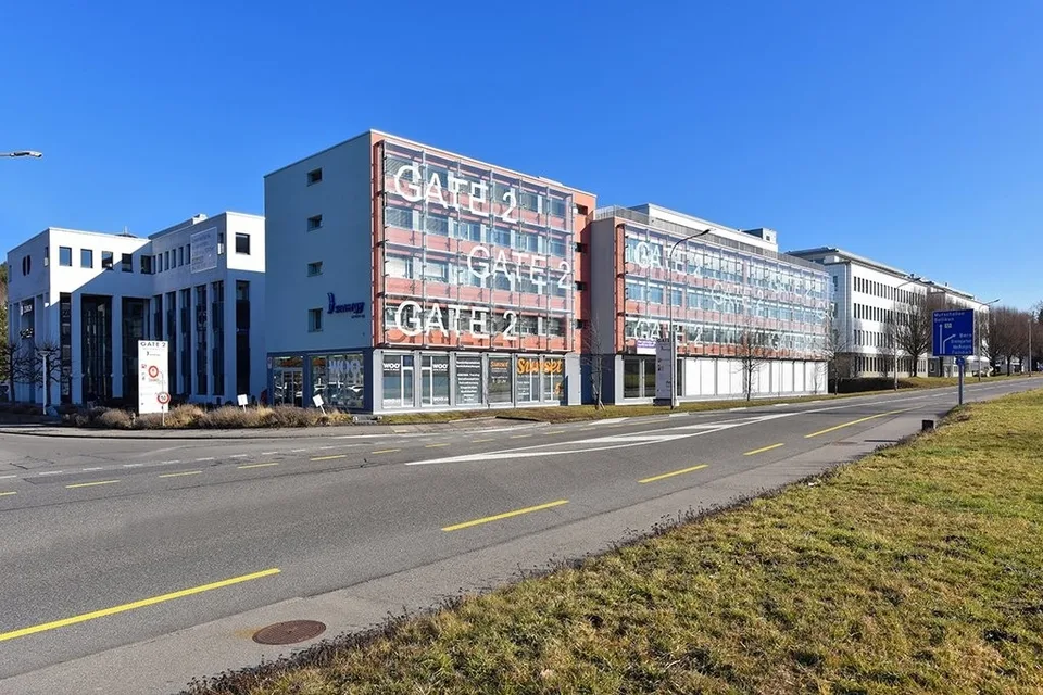 Offene Bürofläche mit grosser Verkehrsfläche zur Mitbenutzung