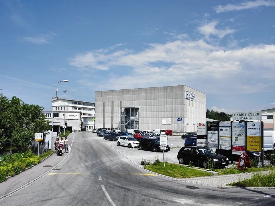 Diverse Lagerflächen in Industrieareal zu vermieten