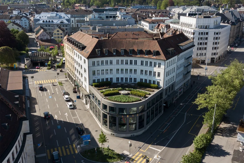 Elektro Auto Tiefgaragenplatz beim Bahnhof Winterthur