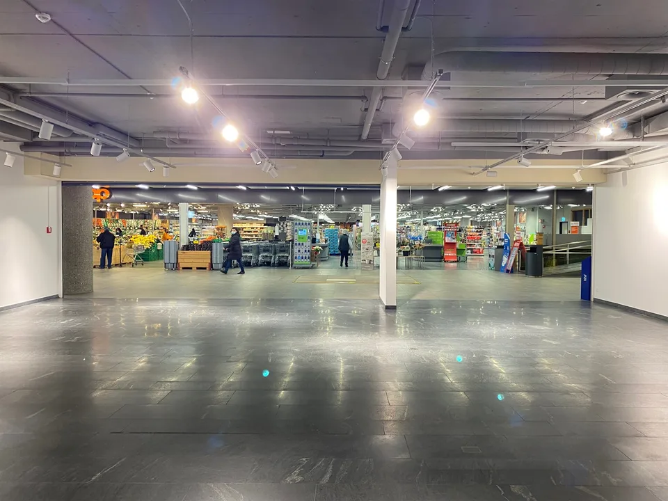 Top Verkaufsfläche 155 m2 mit 47 m2 Lager