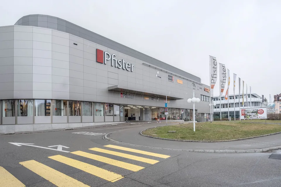 Top Verkaufsfläche 155 m2 mit 47 m2 Lager