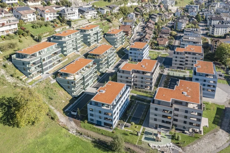 Einstellhallenplätze zentrumsnah in Ennetbürgen
