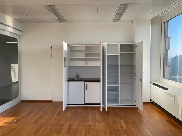 Repräsentativer Raum im TMC zu vermieten Nr. 560, mit schöner Aussicht – foto 7 di 9