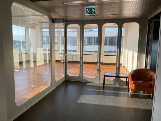 Repräsentativer Raum im TMC zu vermieten Nr. 560, mit schöner Aussicht – foto 8 di 9