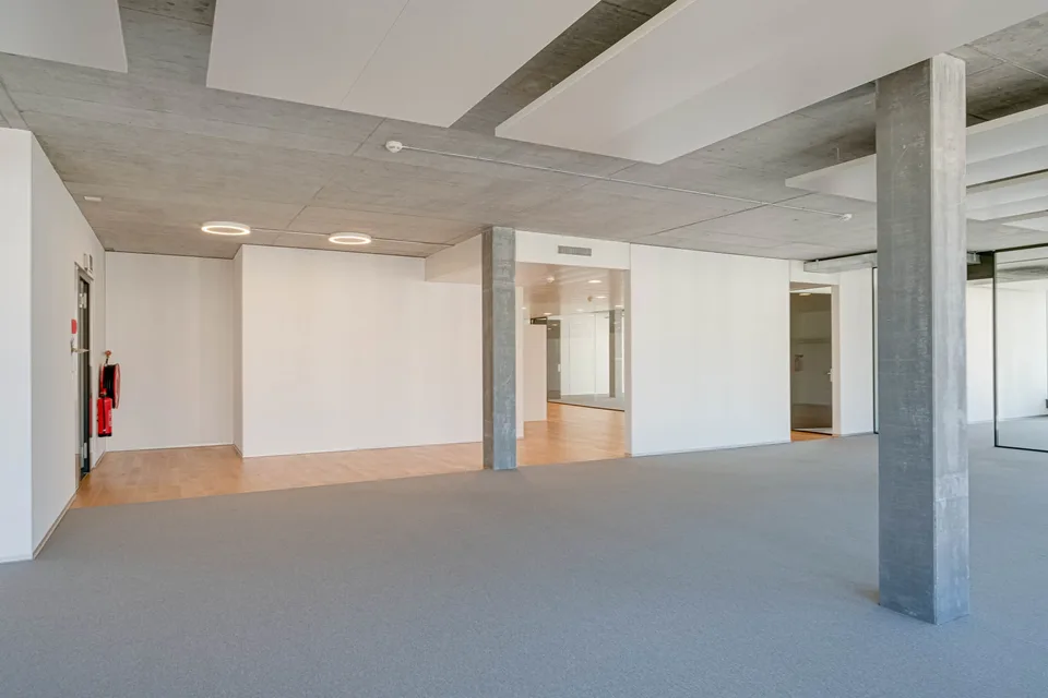 Hochwertig ausgebaute, helle Büroräume an TOP Lage