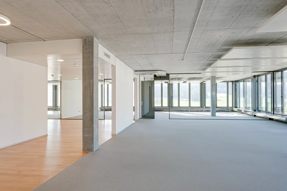 Hochwertig ausgebaute, helle Büroräume an TOP Lage