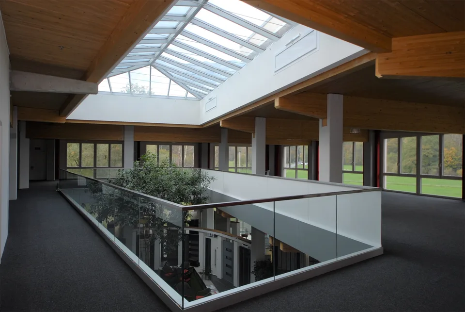 Lichtdurchflutete Büroflächen ab 40 m2 in modernem Gewerbehaus