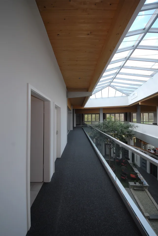 Lichtdurchflutete Büroflächen ab 40 m2 in modernem Gewerbehaus