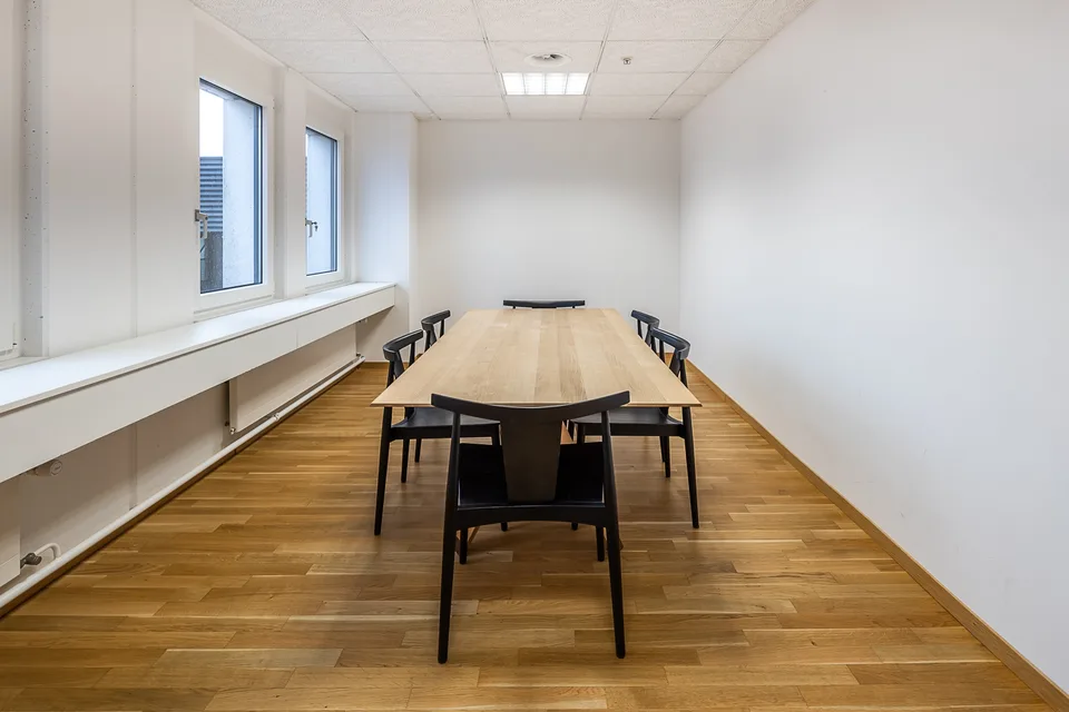 Einzelbüros in belebter Bürogemeinschaft