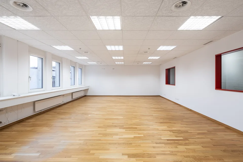 Einzelbüros in belebter Bürogemeinschaft