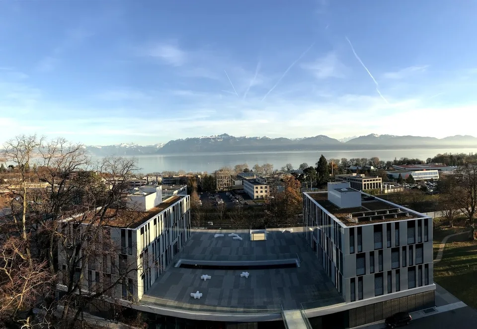 Bureaux de 500 m2 à 694 m2, superbe vue, cadre magnifique