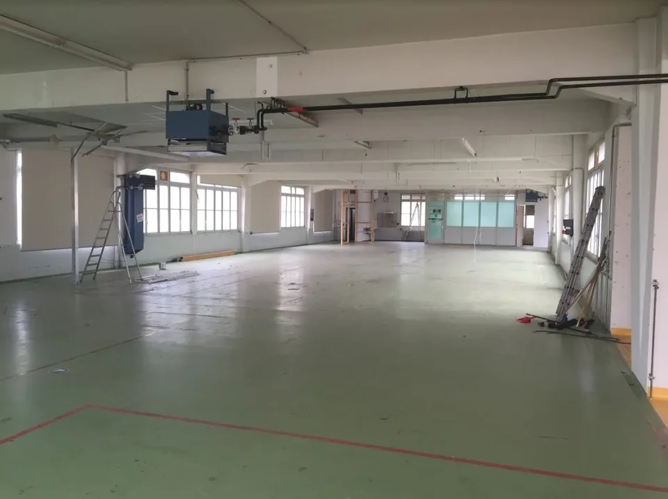 Atelier & dépôt de  1420 m2