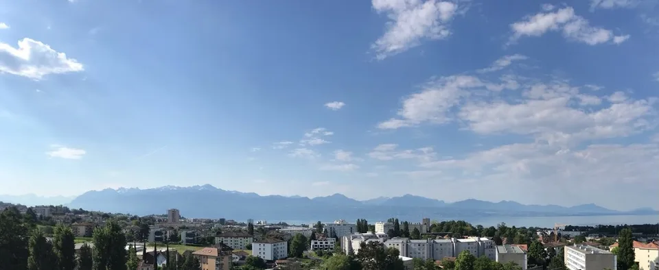 Vos bureaux à Renens de 250 m2 étage élevé
