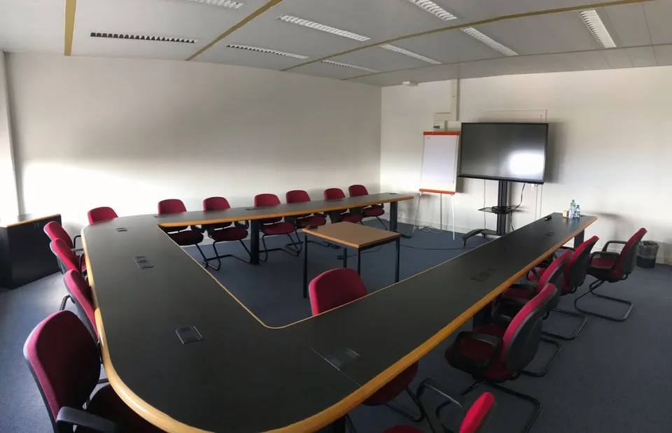 Vos bureaux à Renens de 250 m2 étage élevé