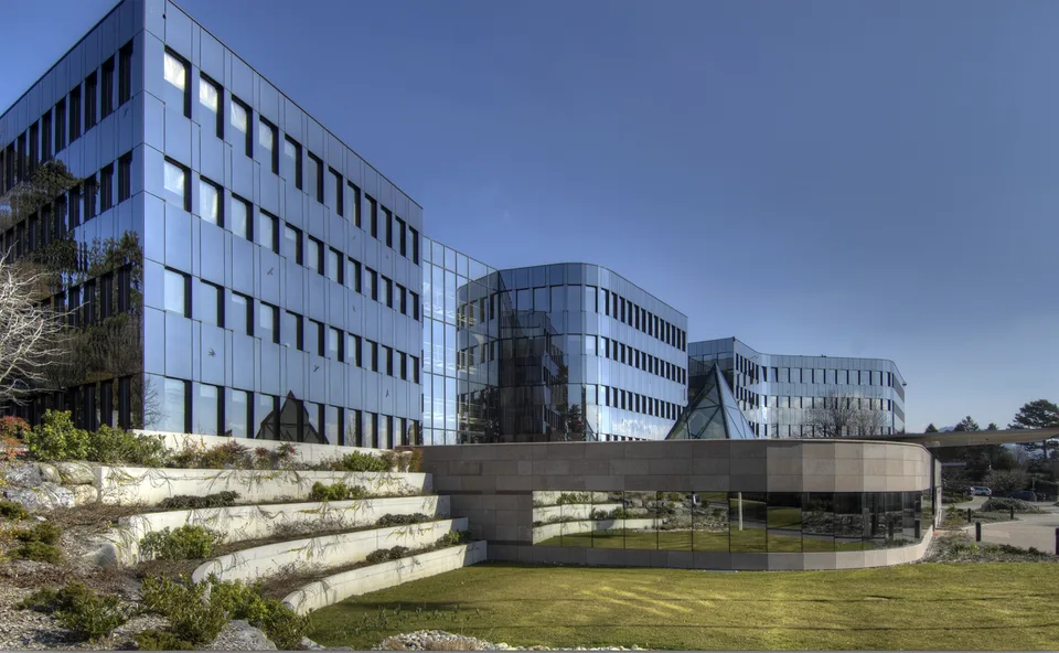 COPIE - Superbe immeuble indépendant à louer 5000 m2