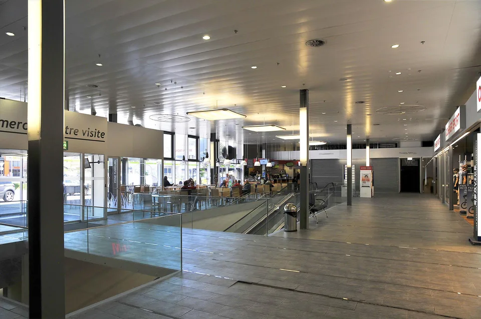 Belles surfaces au coeur de la zone commerciale de Conthey