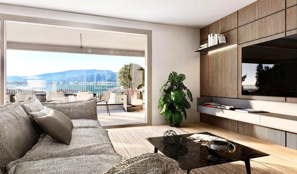 PRESTIGIOSO 3.5 LOCALI CON VISTA LAGO E GIARDINO A CAPOLAGO