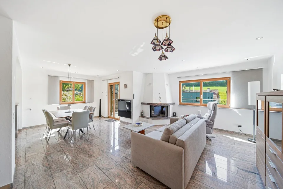 ATTRAKTIVES DOPPELEINFAMILIENHAUS MIT WEITBLICK – Foto 10 von 11