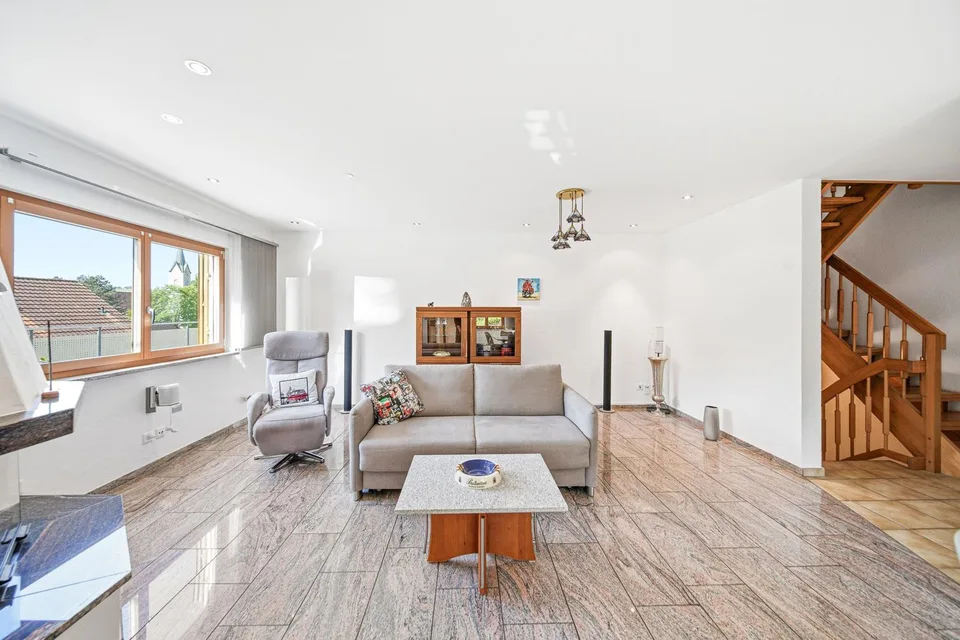 ATTRAKTIVES DOPPELEINFAMILIENHAUS MIT WEITBLICK – Foto 11 von 11