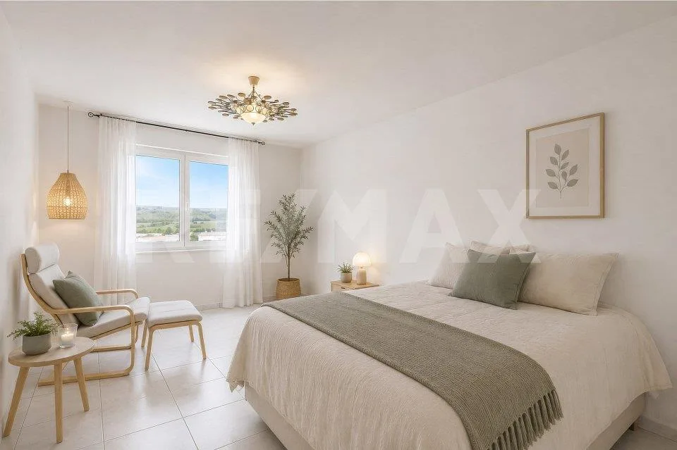 Appartamento 5½ locali, ascensore, posto auto in garage incluso, vista lago, balcone vetrato, cucina grande