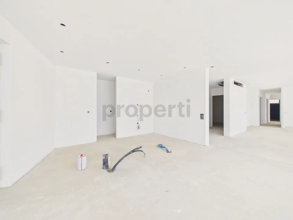 Moderno 4.5 locali appartamento con ampio balcone, Brione sopra Min...