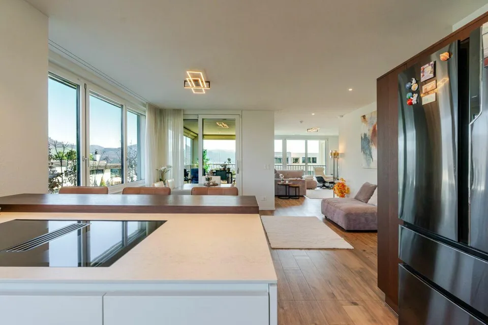 Neuwertige 5.5 Z' Maisonette-Gartenwohnung mit herrlicher Aussicht ...