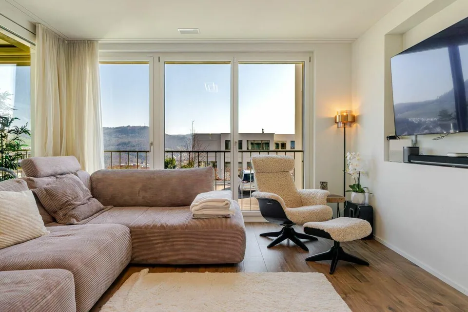 Appartamento giardino di 5,5 locali a nuovo valore con vista magnifica e 2 EHP