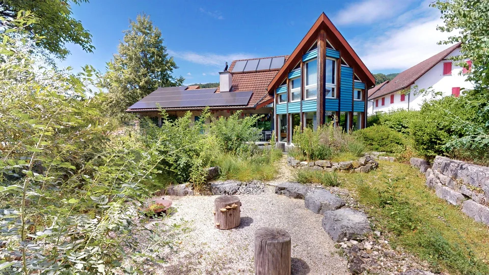 Gartenparadies zum Alltag - helles 6,5 Zimmer Architektenhaus