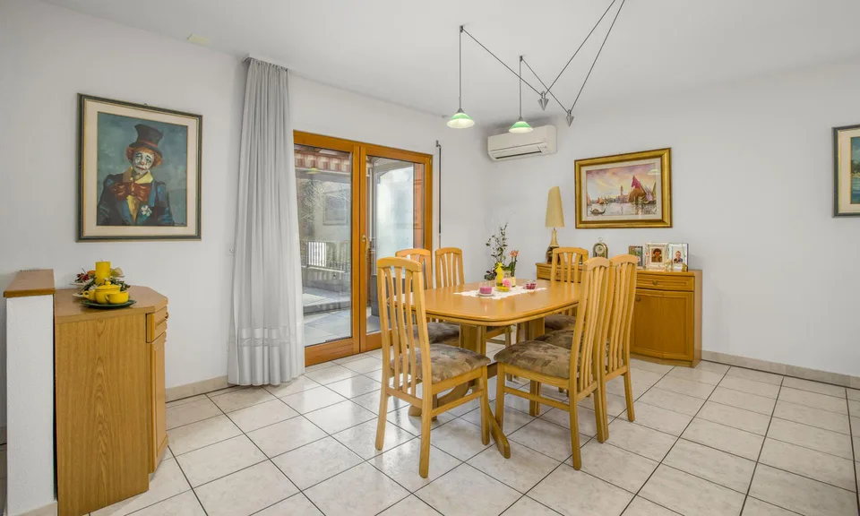 Schöne 4.5-Zimmer-Wohnung mit überdachter Terrasse in Mendrisio