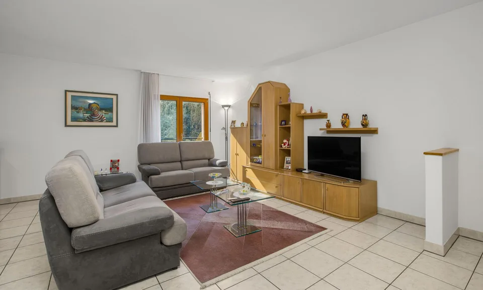 Schöne 4.5-Zimmer-Wohnung mit überdachter Terrasse in Mendrisio