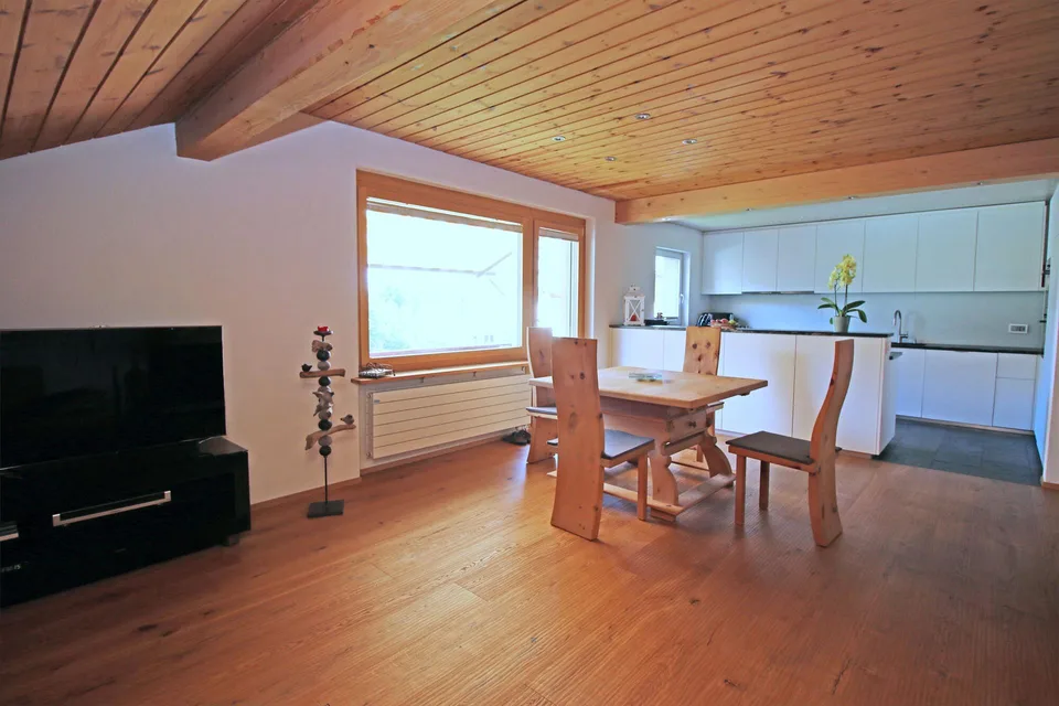 Sehr gepflegte 3.5-Zimmer-Dachwohnung mit Balkon