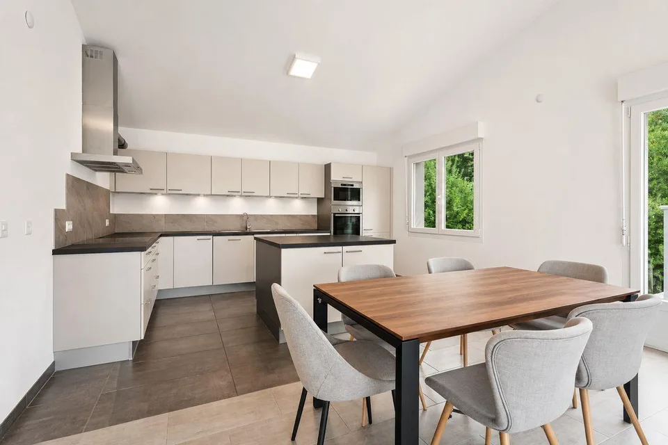 Charmantes 4,5-Zimmer-Dachwohnung in Ursy