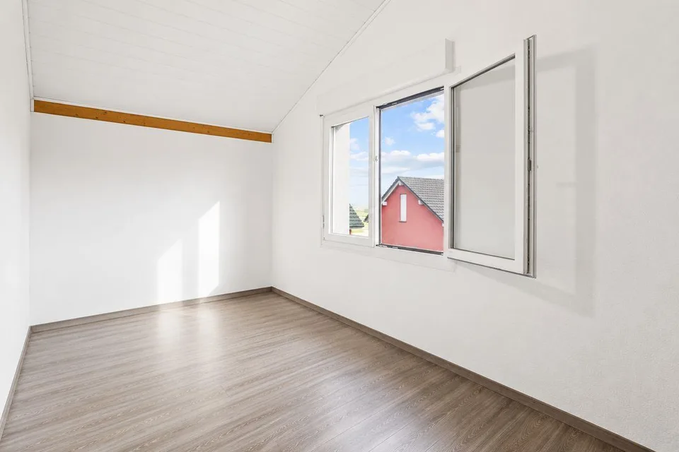 Charmantes 4,5-Zimmer-Dachwohnung in Ursy