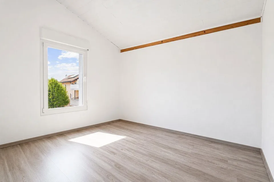 Charmantes 4,5-Zimmer-Dachwohnung in Ursy