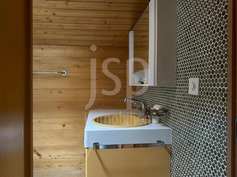 Stilvolles Simmentaler Haus mit unverbaubarem Ausblick am Bach – foto 25 di 27