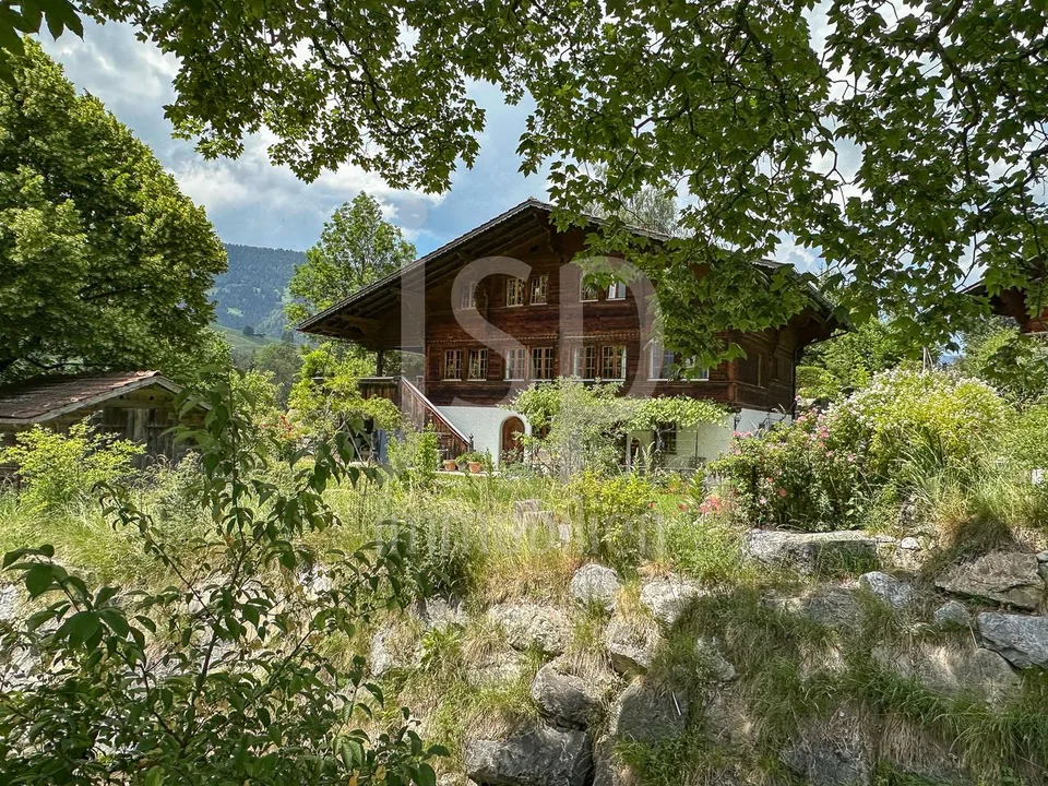 Stilvolles Simmentaler Haus mit unverbaubarem Ausblick am Bach – foto 27 di 27