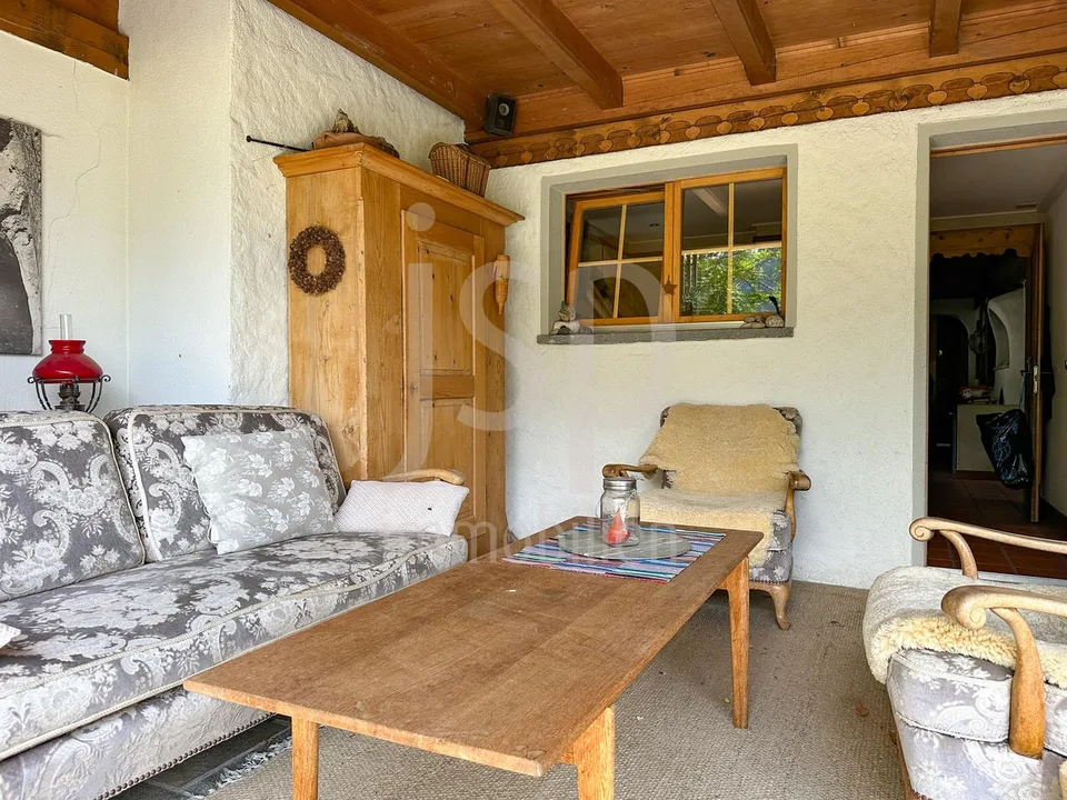 Stilvolles Simmentaler Haus mit unverbaubarem Ausblick am Bach – foto 6 di 27