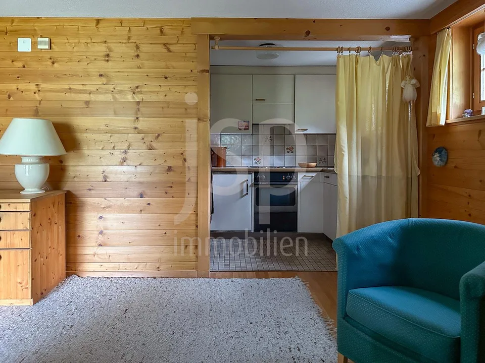 Stilvolles Simmentaler Haus mit unverbaubarem Ausblick am Bach – foto 14 di 27