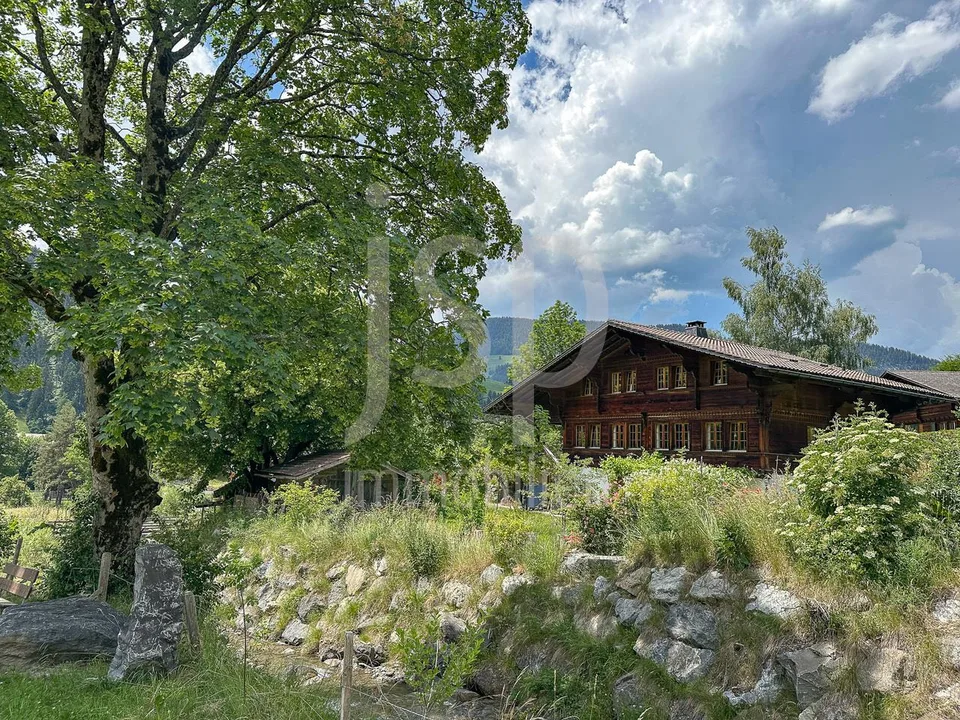 Stilvolles Simmentaler Haus mit unverbaubarem Ausblick am Bach – foto 10 di 27
