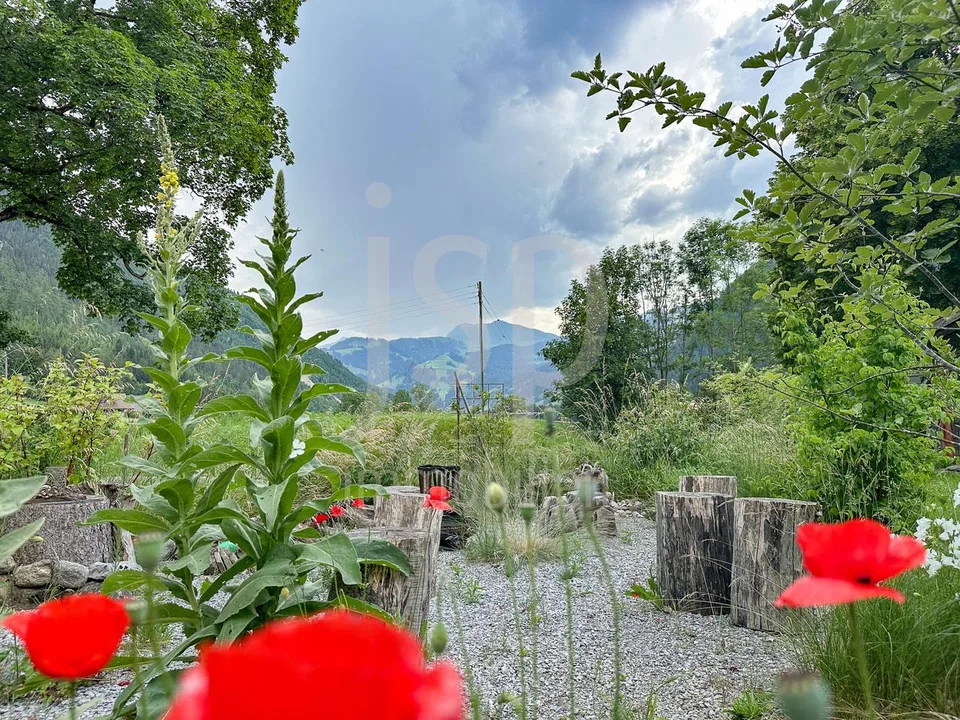 Stilvolles Simmentaler Haus mit unverbaubarem Ausblick am Bach – foto 17 di 27