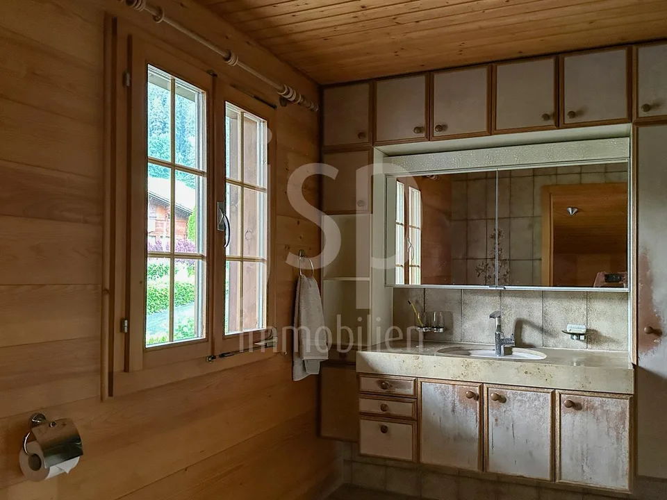 Stilvolles Simmentaler Haus mit unverbaubarem Ausblick am Bach – foto 24 di 27