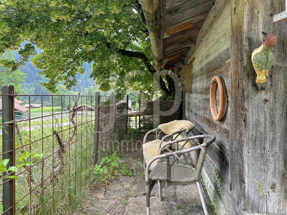 Stilvolles Simmentaler Haus mit unverbaubarem Ausblick am Bach – foto 18 di 27