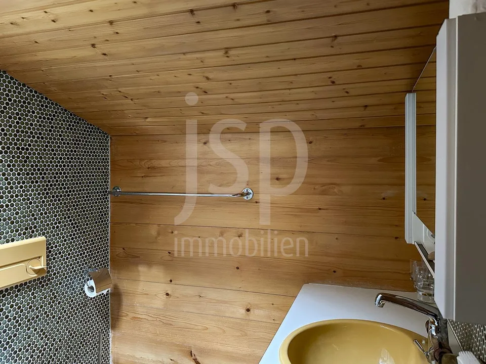 Stilvolles Simmentaler Haus mit unverbaubarem Ausblick am Bach – foto 26 di 27