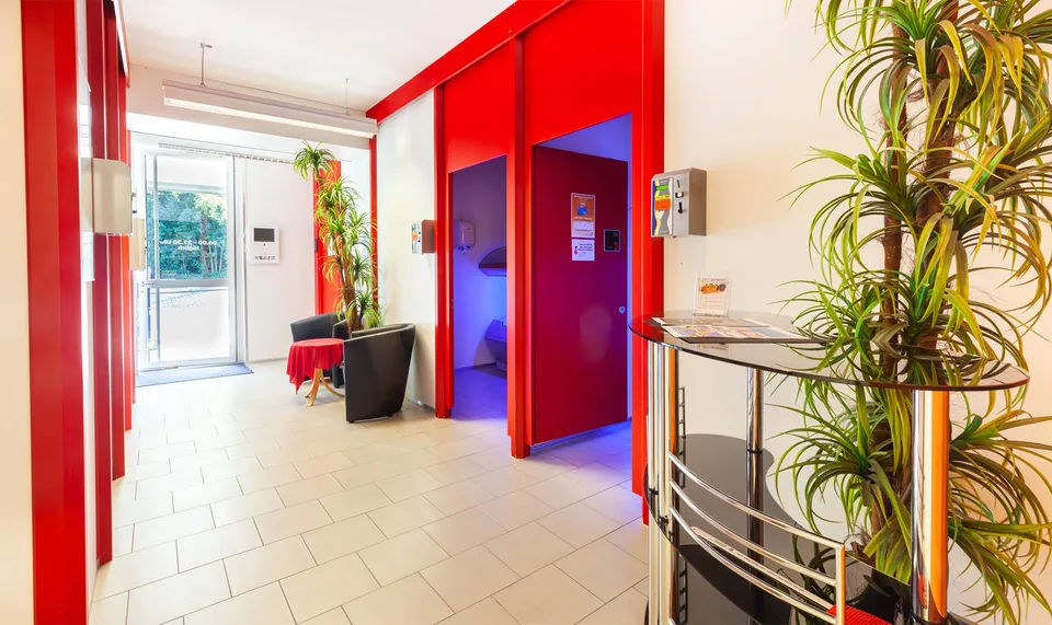 Prominenter Wohn- und Gewerbekomplex an TOP Lage – foto 6 di 24