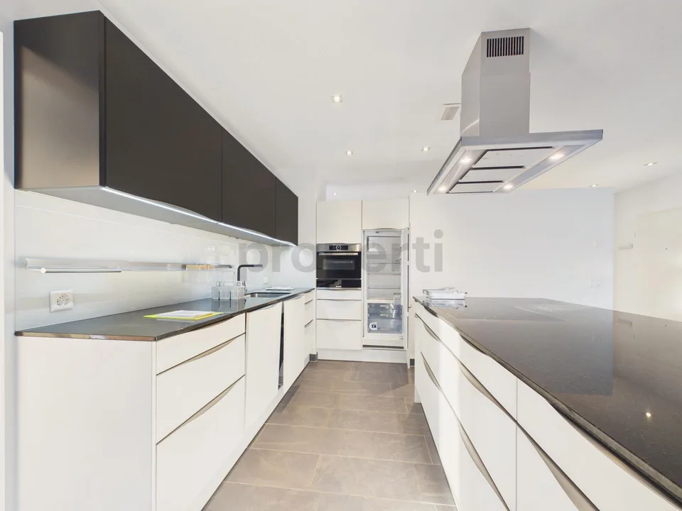 Appartamento moderno 4.5 locali con balcone, Dachsen