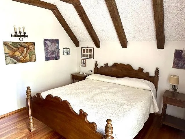 8-Zimmer-Einfamilienhaus mit Grotto und grosser Gartenanlage / ... – Foto 19 von 21