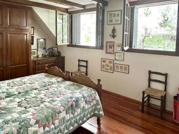 8-Zimmer-Einfamilienhaus mit Grotto und grosser Gartenanlage / ... – Foto 18 von 21